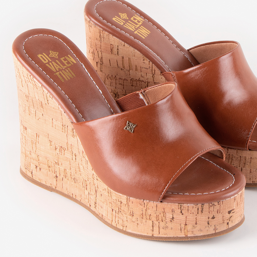 isa marrom 24323534645765